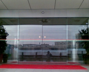 米泉玻璃自動門